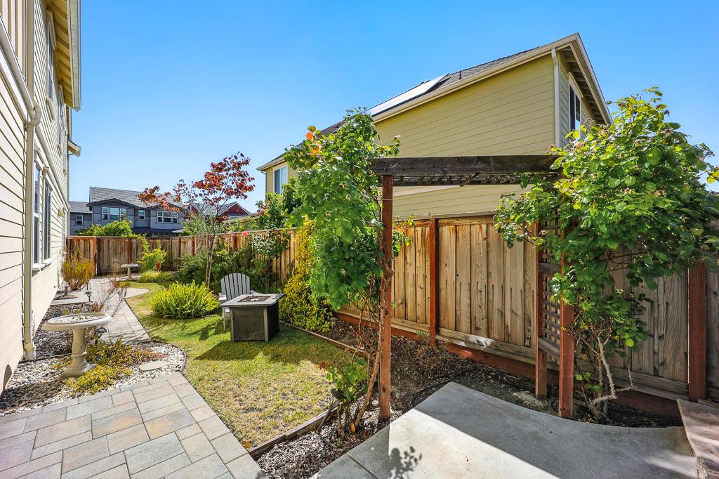 Detail Gallery Image 11 of 91 For 33528 Mustang St, Fremont,  CA 94555 - 5 Beds | 3/1 Baths