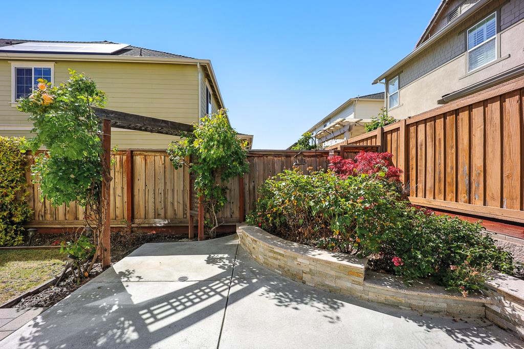 Detail Gallery Image 12 of 91 For 33528 Mustang St, Fremont,  CA 94555 - 5 Beds | 3/1 Baths
