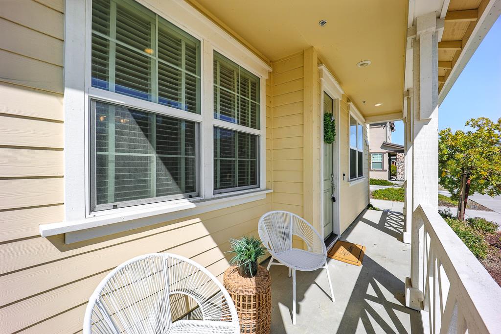 Detail Gallery Image 3 of 91 For 33528 Mustang St, Fremont,  CA 94555 - 5 Beds | 3/1 Baths