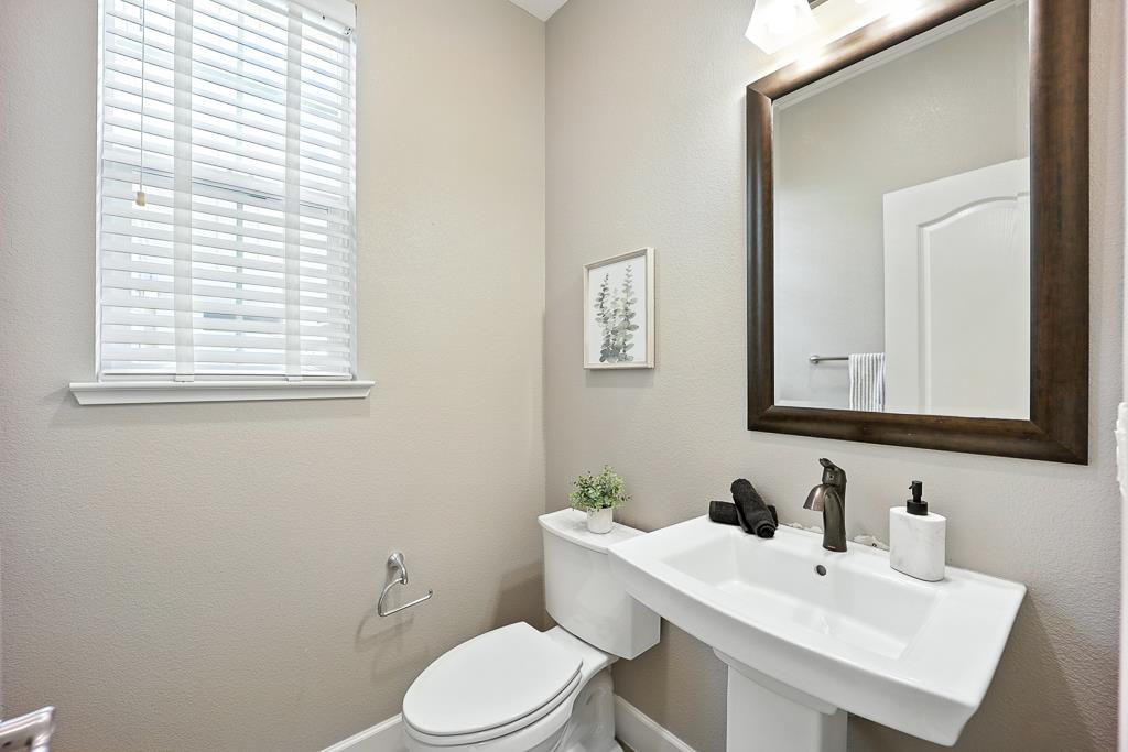 Detail Gallery Image 31 of 91 For 33528 Mustang St, Fremont,  CA 94555 - 5 Beds | 3/1 Baths