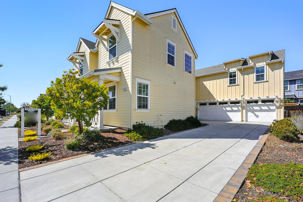 Detail Gallery Image 4 of 91 For 33528 Mustang St, Fremont,  CA 94555 - 5 Beds | 3/1 Baths