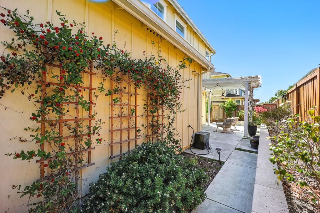 Detail Gallery Image 9 of 91 For 33528 Mustang St, Fremont,  CA 94555 - 5 Beds | 3/1 Baths