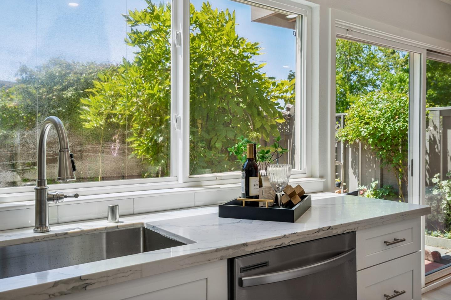 Detail Gallery Image 13 of 44 For 965 Marquette Ln, Foster City,  CA 94404 - 3 Beds | 2/1 Baths