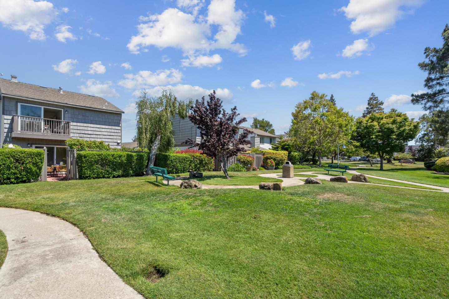 Detail Gallery Image 18 of 44 For 965 Marquette Ln, Foster City,  CA 94404 - 3 Beds | 2/1 Baths