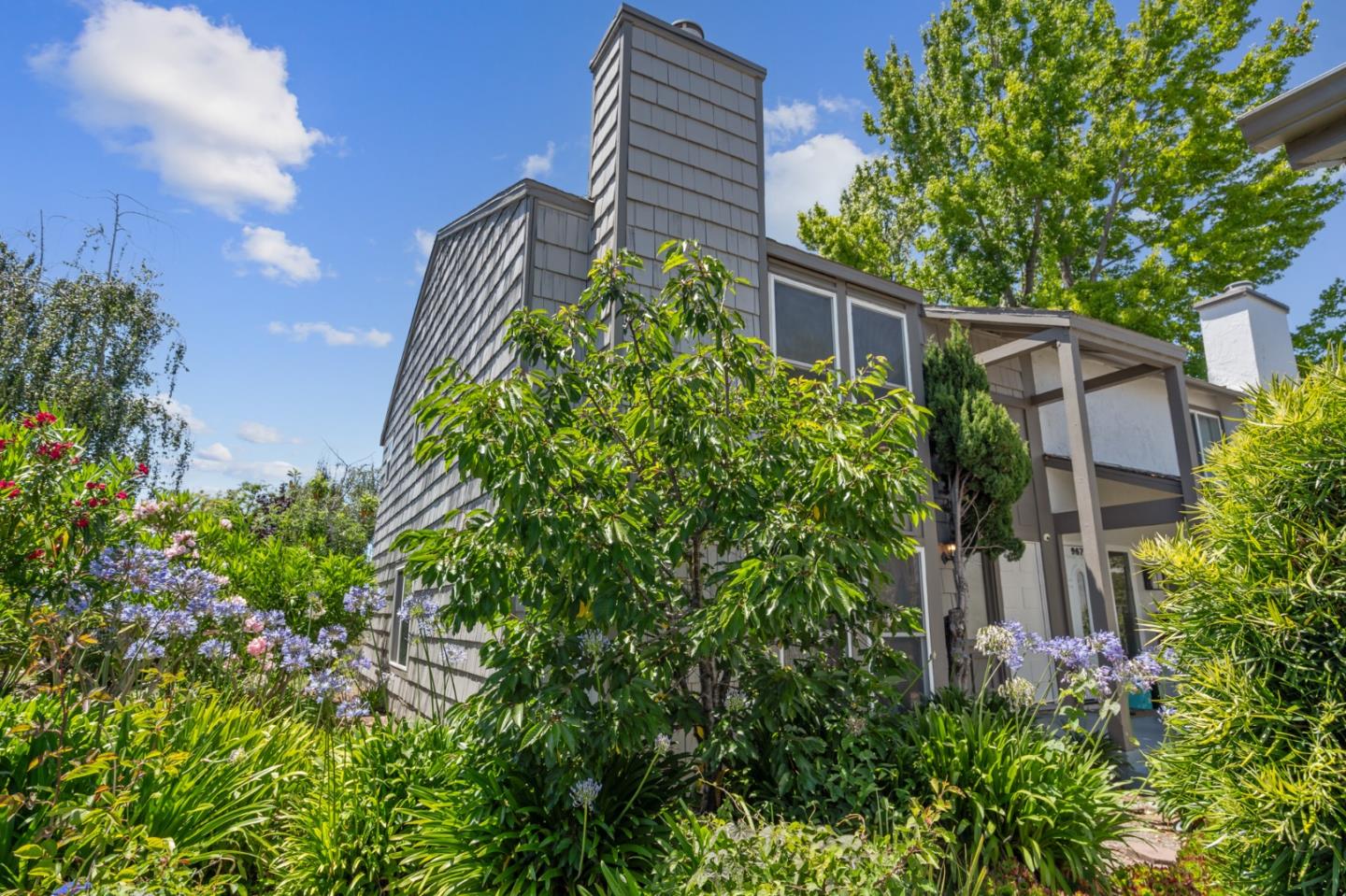 Detail Gallery Image 2 of 44 For 965 Marquette Ln, Foster City,  CA 94404 - 3 Beds | 2/1 Baths