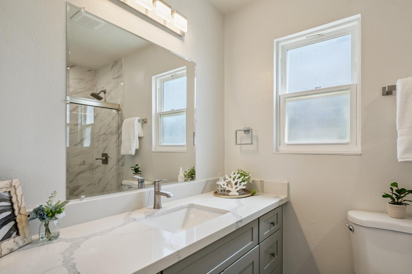 Detail Gallery Image 31 of 44 For 965 Marquette Ln, Foster City,  CA 94404 - 3 Beds | 2/1 Baths