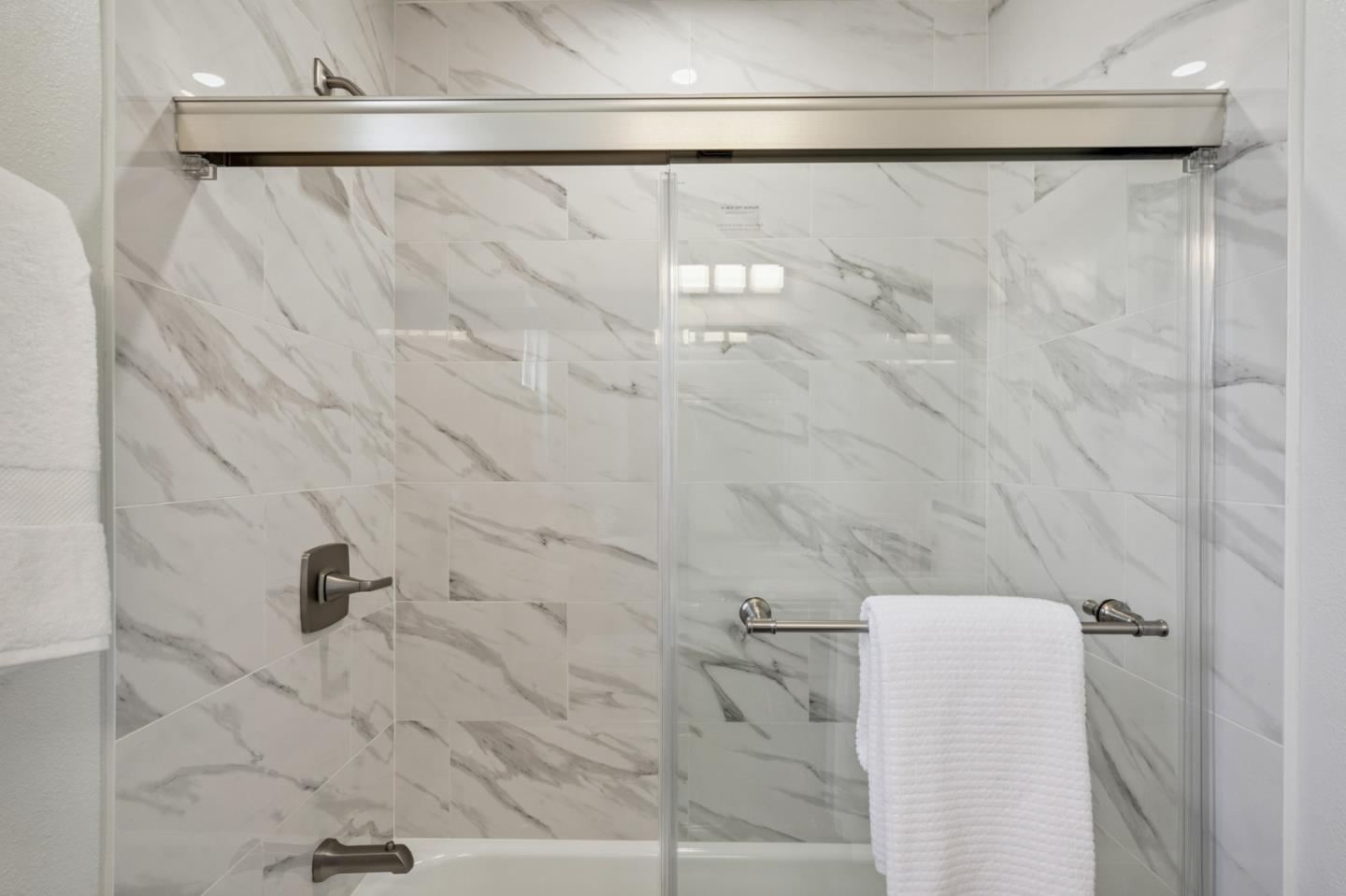 Detail Gallery Image 32 of 44 For 965 Marquette Ln, Foster City,  CA 94404 - 3 Beds | 2/1 Baths