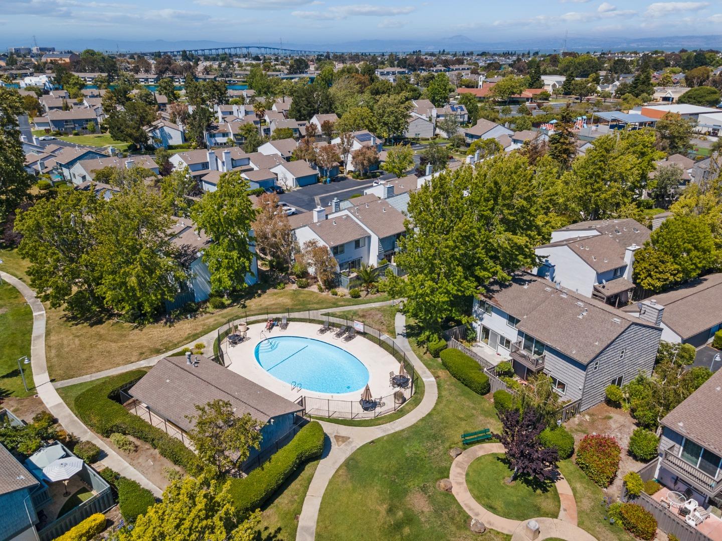 Detail Gallery Image 39 of 44 For 965 Marquette Ln, Foster City,  CA 94404 - 3 Beds | 2/1 Baths
