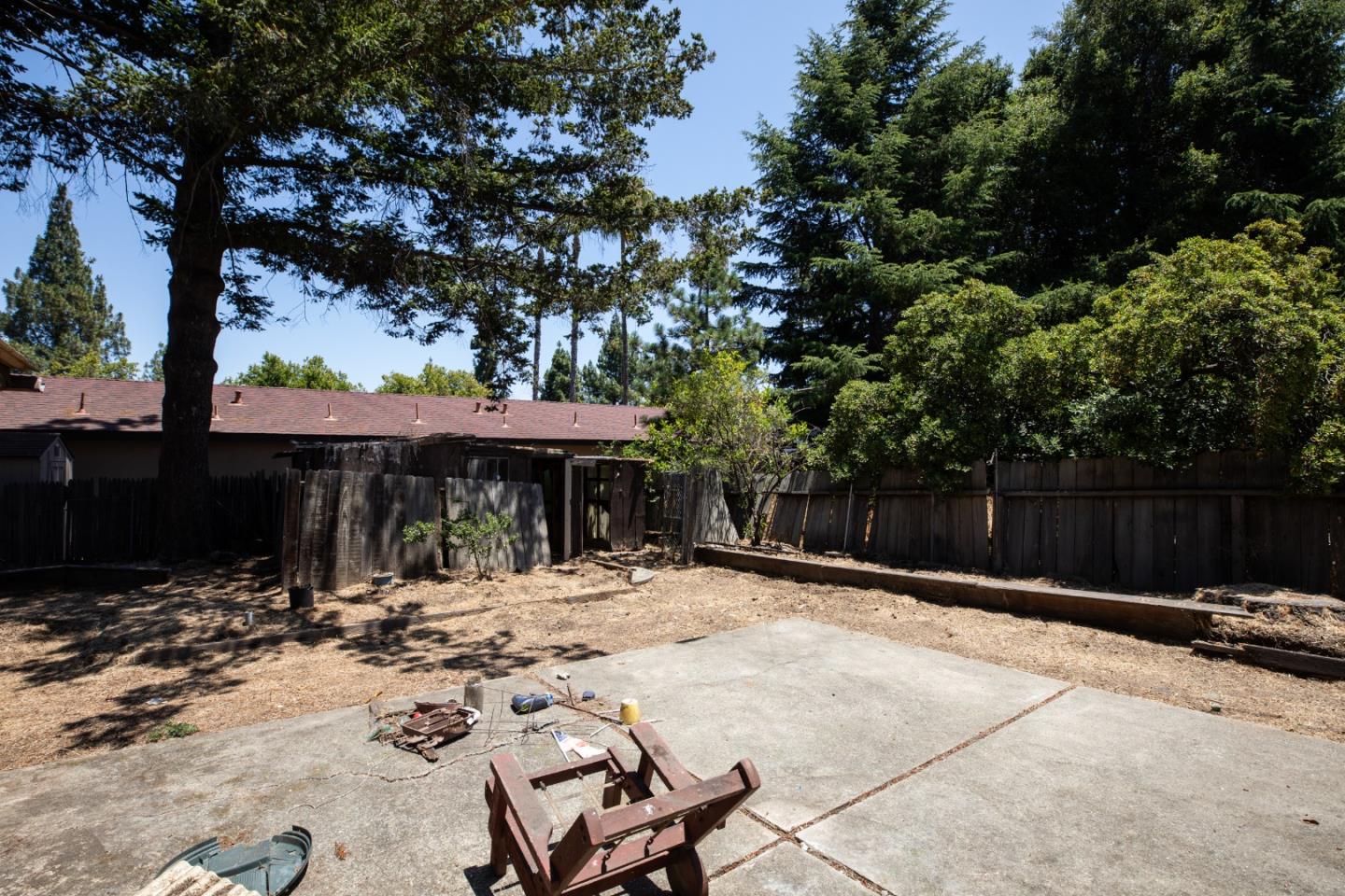 Detail Gallery Image 5 of 5 For 4251 Mckellar Ln, Palo Alto,  CA 94306 - 3 Beds | 1 Baths