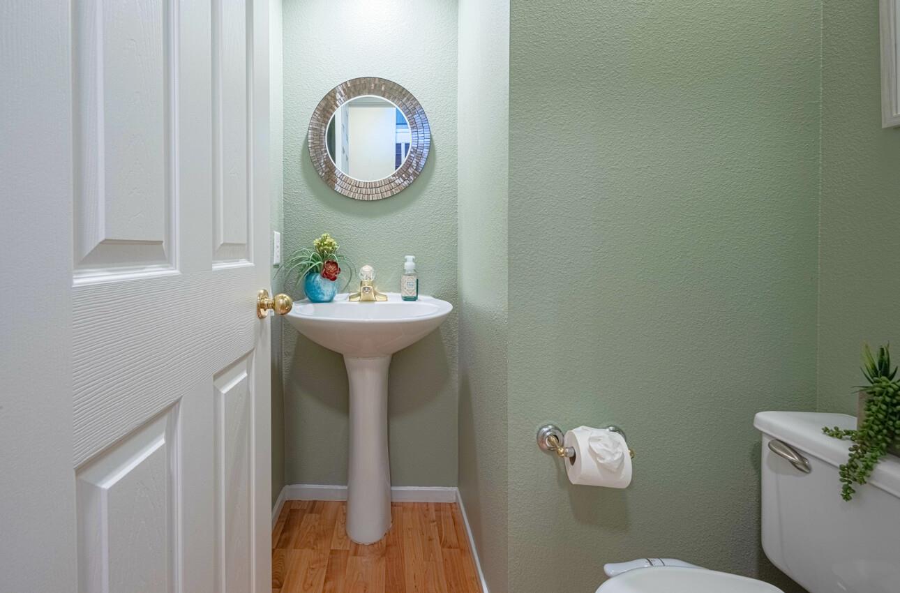 Detail Gallery Image 9 of 43 For 1768 Delancey Dr, Salinas,  CA 93906 - 4 Beds | 2/1 Baths