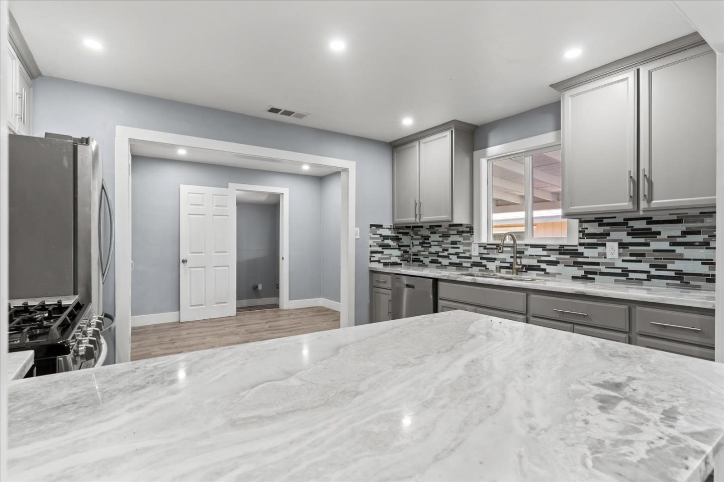 Detail Gallery Image 16 of 65 For 3803 22nd Ave, Sacramento,  CA 95820 - 3 Beds | 2 Baths