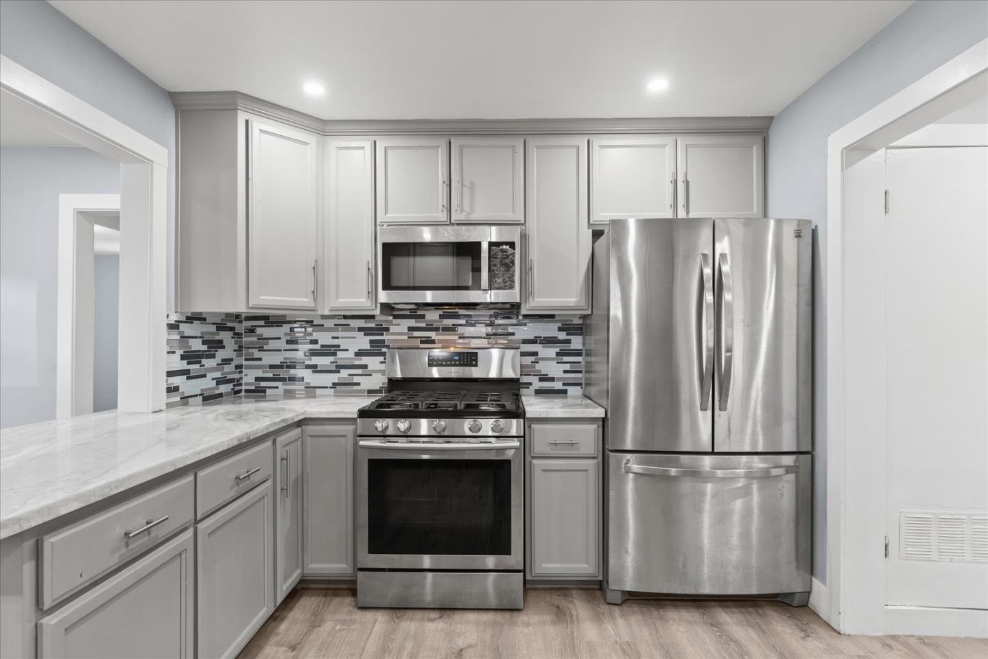 Detail Gallery Image 17 of 65 For 3803 22nd Ave, Sacramento,  CA 95820 - 3 Beds | 2 Baths