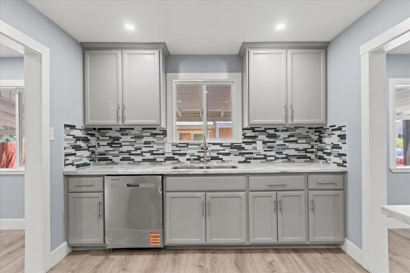 Detail Gallery Image 18 of 65 For 3803 22nd Ave, Sacramento,  CA 95820 - 3 Beds | 2 Baths