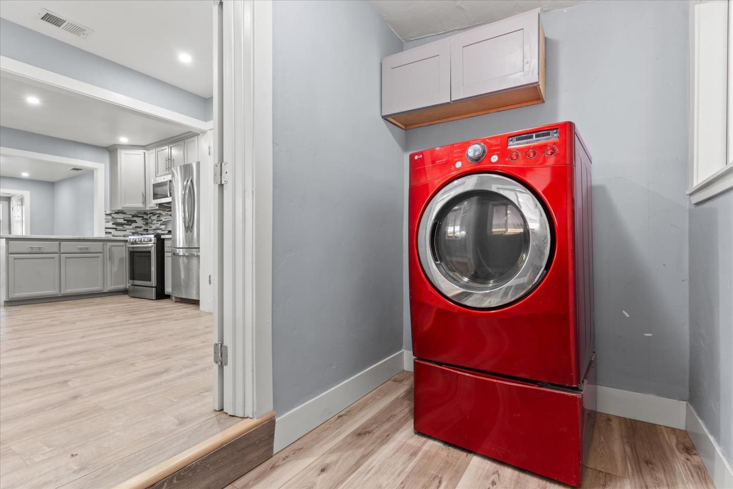 Detail Gallery Image 27 of 65 For 3803 22nd Ave, Sacramento,  CA 95820 - 3 Beds | 2 Baths