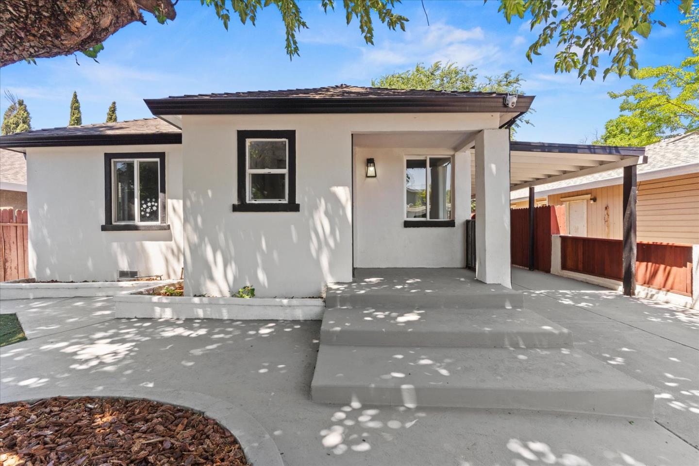 Detail Gallery Image 6 of 65 For 3803 22nd Ave, Sacramento,  CA 95820 - 3 Beds | 2 Baths