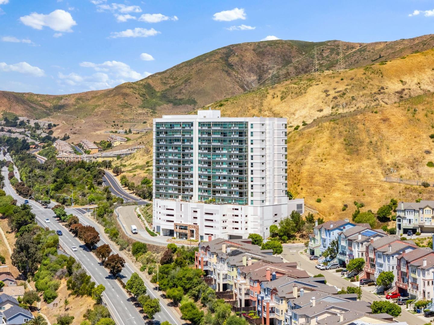 Detail Gallery Image 2 of 43 For 1 Mandalay Pl #610,  South San Francisco,  CA 94080 - 2 Beds | 2 Baths