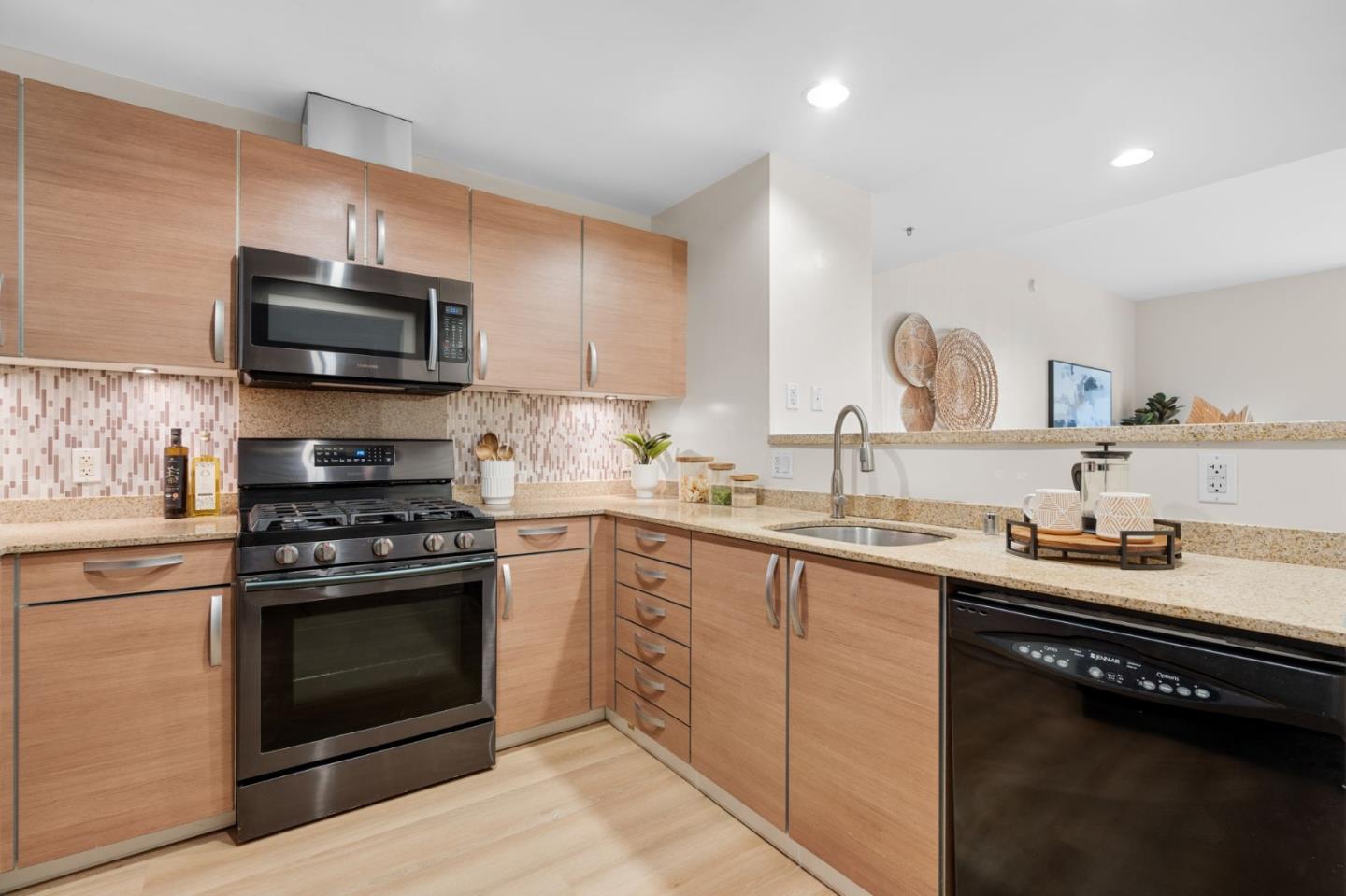 Detail Gallery Image 8 of 43 For 1 Mandalay Pl #610,  South San Francisco,  CA 94080 - 2 Beds | 2 Baths
