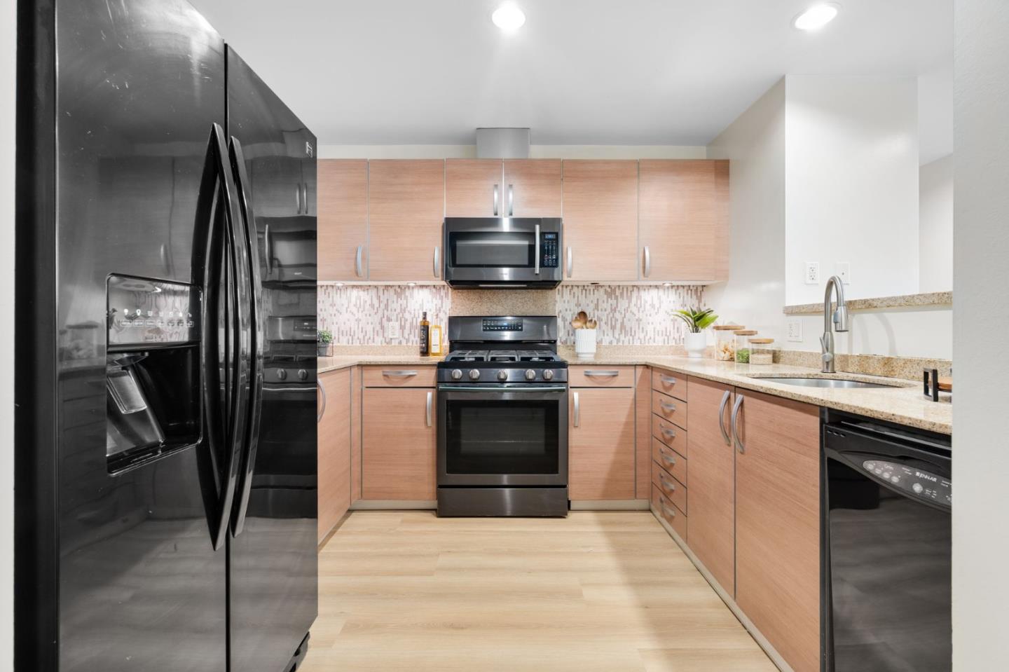 Detail Gallery Image 9 of 43 For 1 Mandalay Pl #610,  South San Francisco,  CA 94080 - 2 Beds | 2 Baths