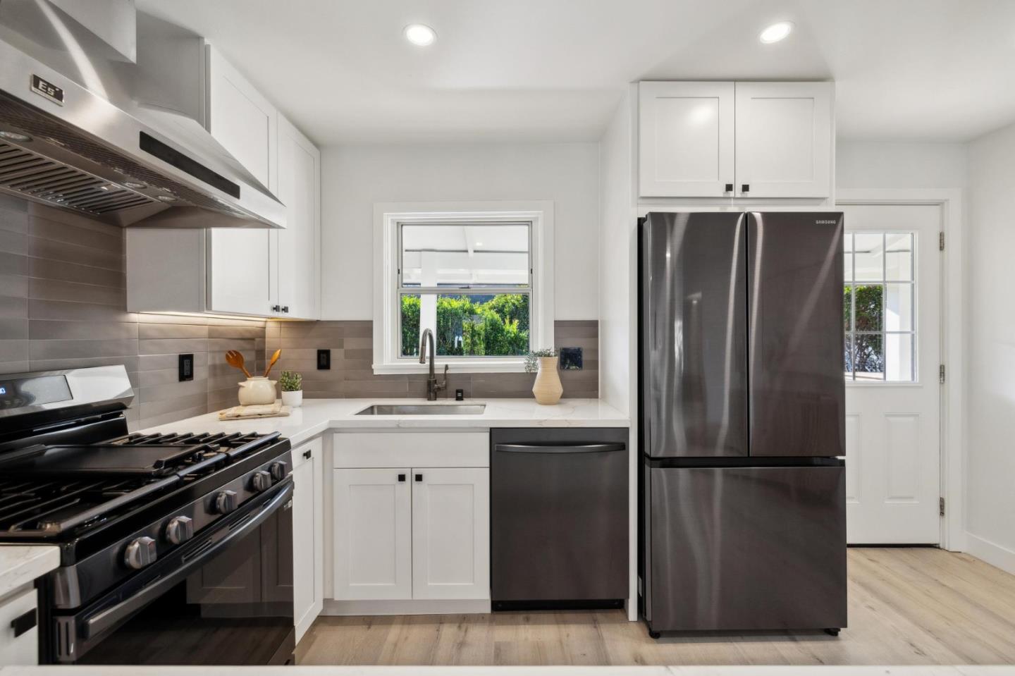 Detail Gallery Image 41 of 122 For 329 Richardson Way, Mill Valley,  CA 94941 - 2 Beds | 2 Baths