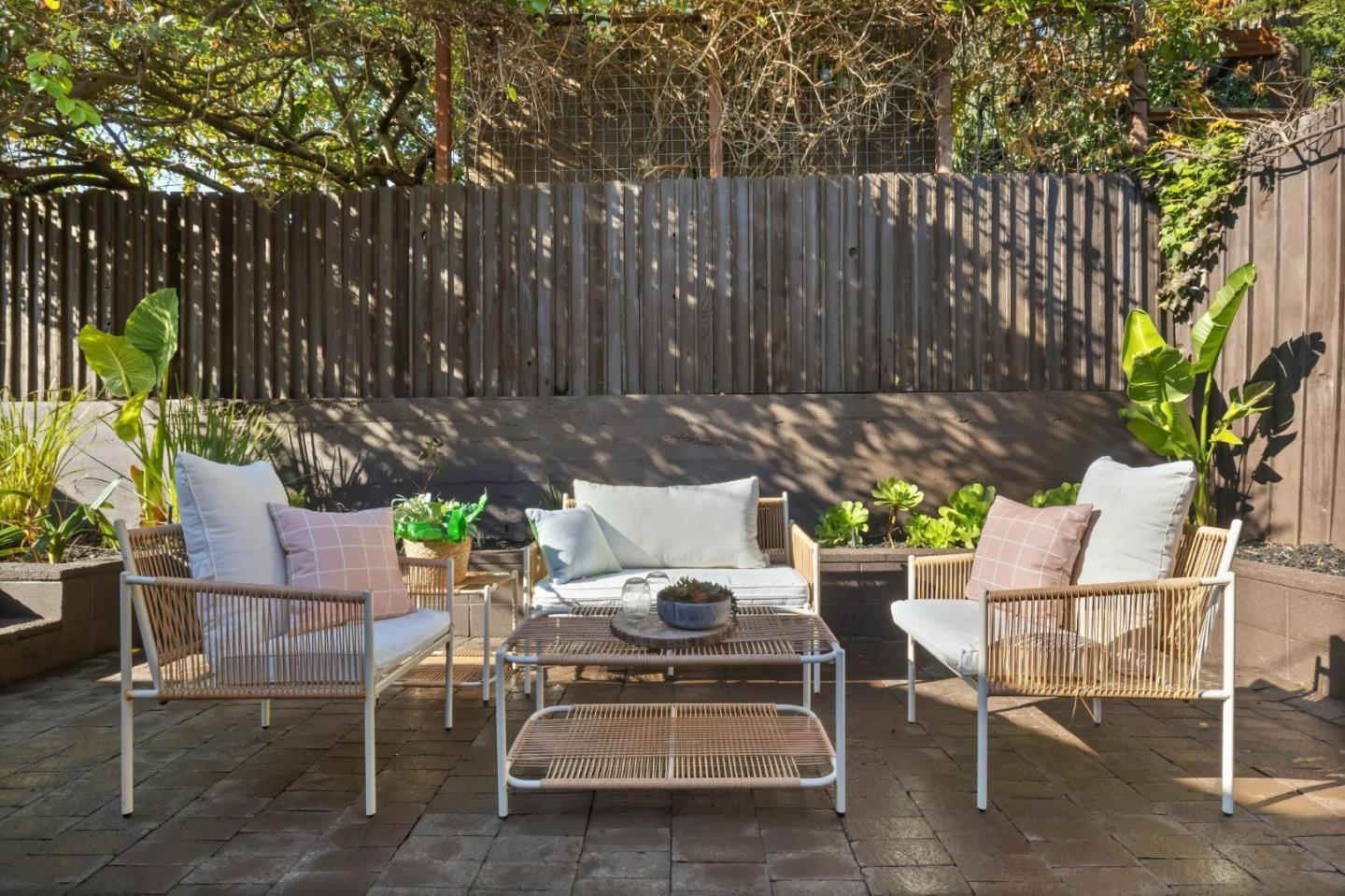 Detail Gallery Image 55 of 122 For 329 Richardson Way, Mill Valley,  CA 94941 - 2 Beds | 2 Baths