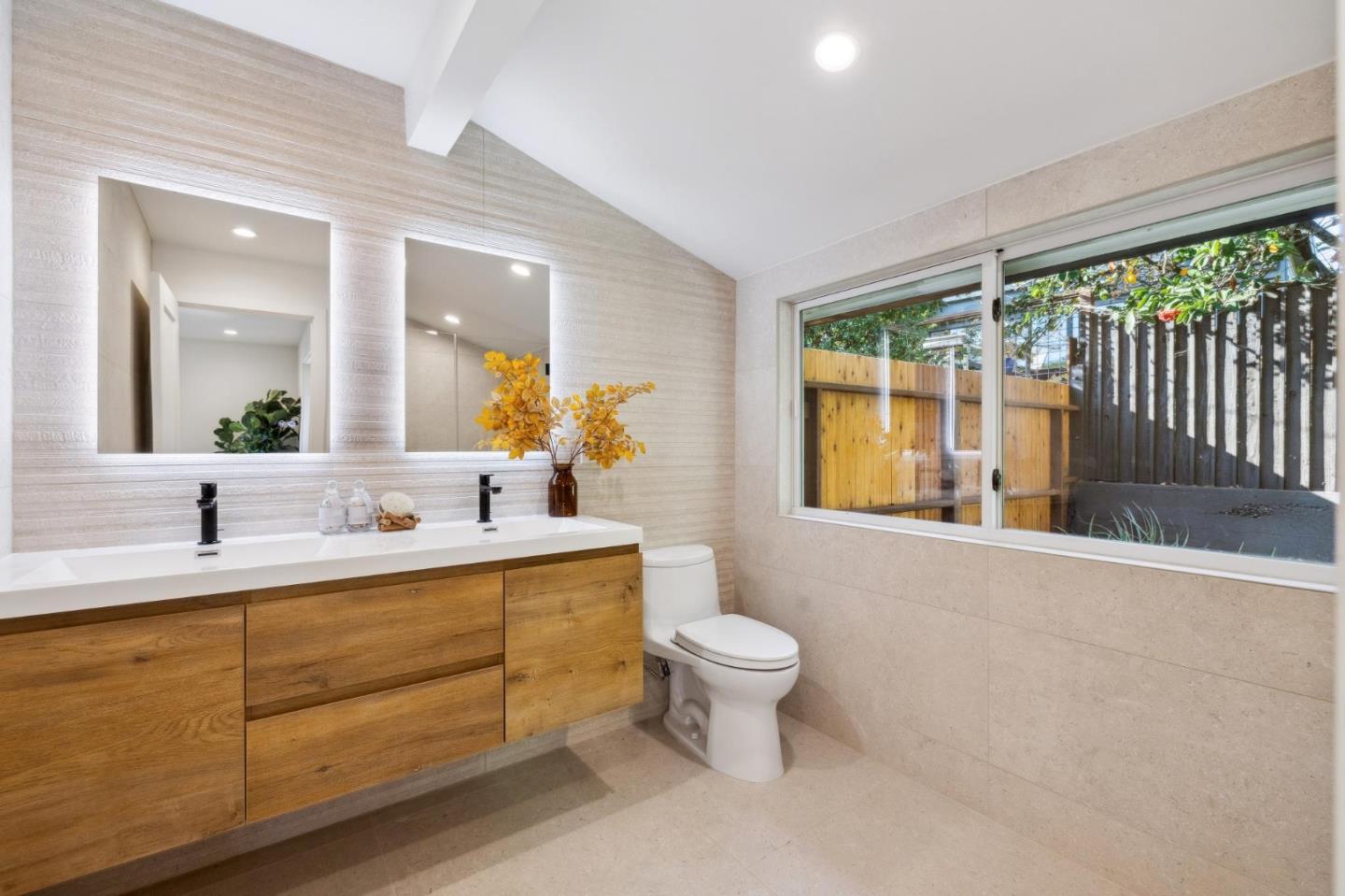Detail Gallery Image 62 of 122 For 329 Richardson Way, Mill Valley,  CA 94941 - 2 Beds | 2 Baths