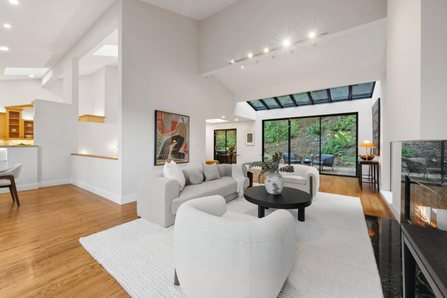 Detail Gallery Image 2 of 71 For 21 Valley Oak St, Portola Valley,  CA 94028 - 4 Beds | 3/1 Baths