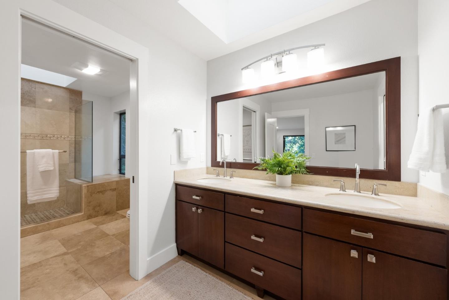 Detail Gallery Image 21 of 71 For 21 Valley Oak St, Portola Valley,  CA 94028 - 4 Beds | 3/1 Baths