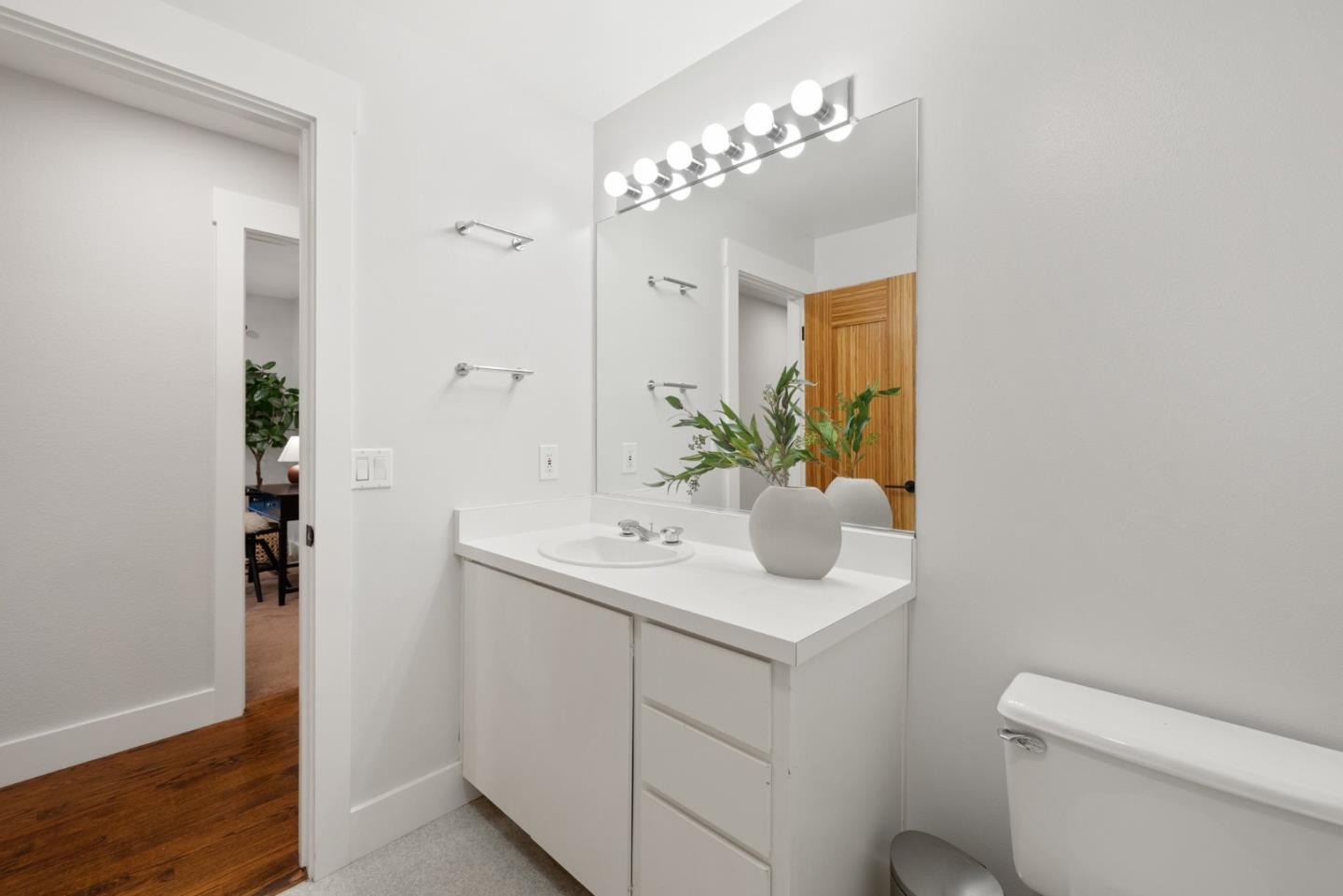 Detail Gallery Image 36 of 71 For 21 Valley Oak St, Portola Valley,  CA 94028 - 4 Beds | 3/1 Baths