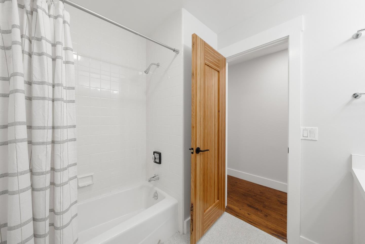 Detail Gallery Image 37 of 71 For 21 Valley Oak St, Portola Valley,  CA 94028 - 4 Beds | 3/1 Baths