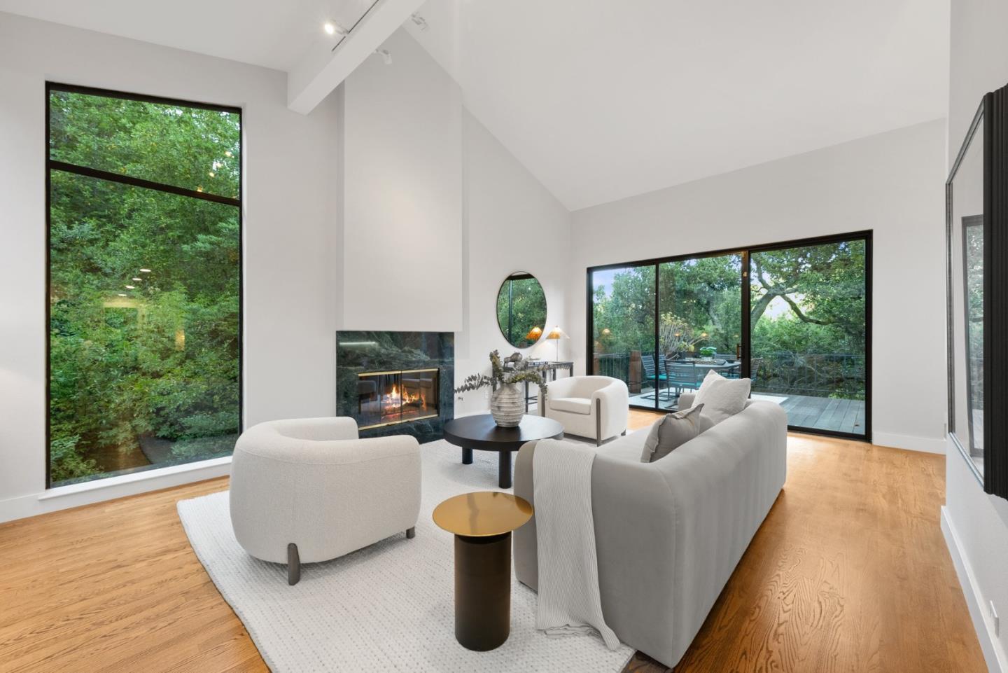 Detail Gallery Image 4 of 71 For 21 Valley Oak St, Portola Valley,  CA 94028 - 4 Beds | 3/1 Baths