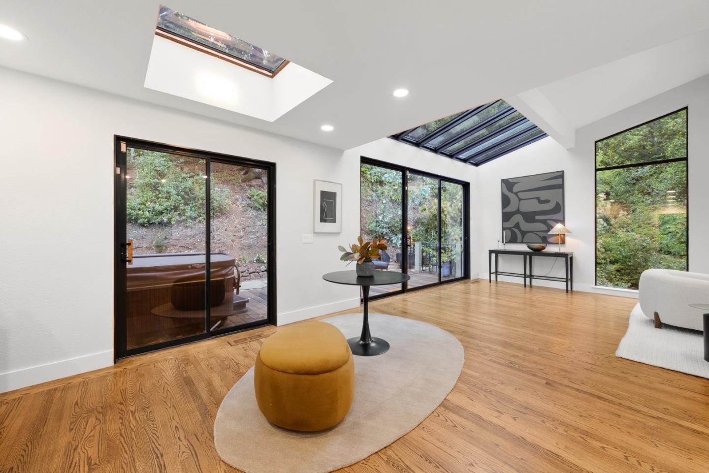 Detail Gallery Image 6 of 71 For 21 Valley Oak St, Portola Valley,  CA 94028 - 4 Beds | 3/1 Baths