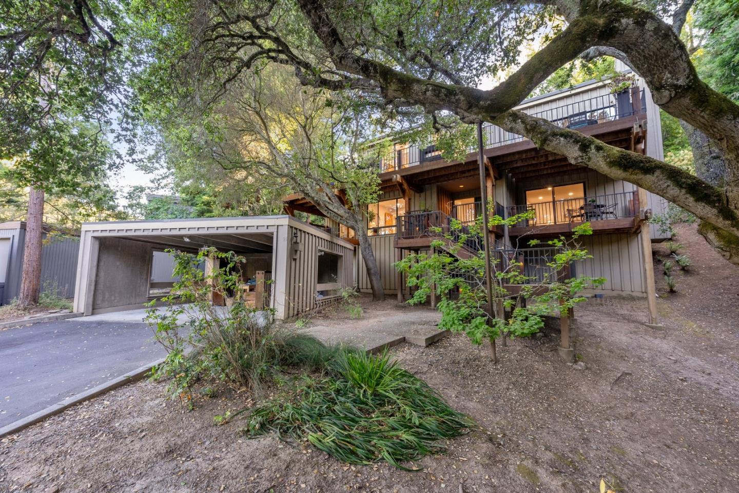Detail Gallery Image 68 of 71 For 21 Valley Oak St, Portola Valley,  CA 94028 - 4 Beds | 3/1 Baths