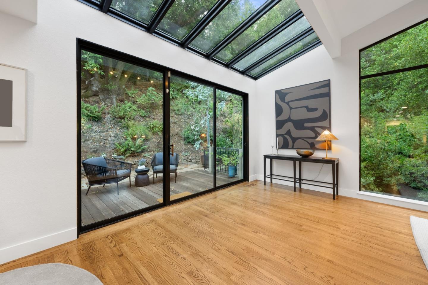 Detail Gallery Image 7 of 71 For 21 Valley Oak St, Portola Valley,  CA 94028 - 4 Beds | 3/1 Baths