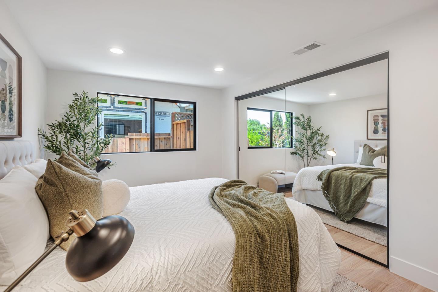 Detail Gallery Image 17 of 36 For 3428 Greer Rd, Palo Alto,  CA 94303 - 4 Beds | 2 Baths