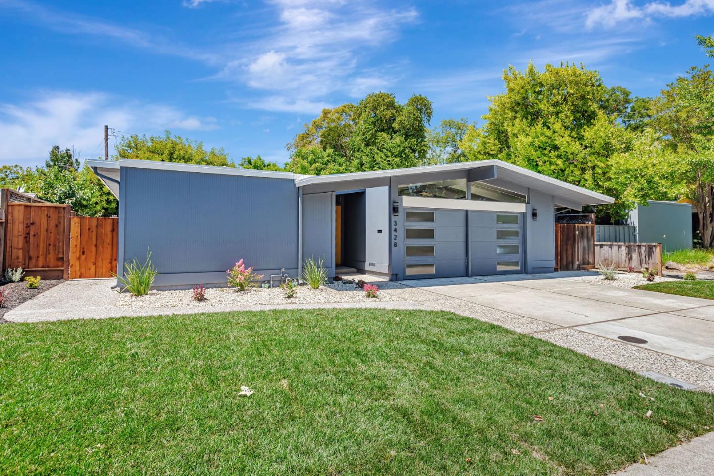 Detail Gallery Image 3 of 36 For 3428 Greer Rd, Palo Alto,  CA 94303 - 4 Beds | 2 Baths