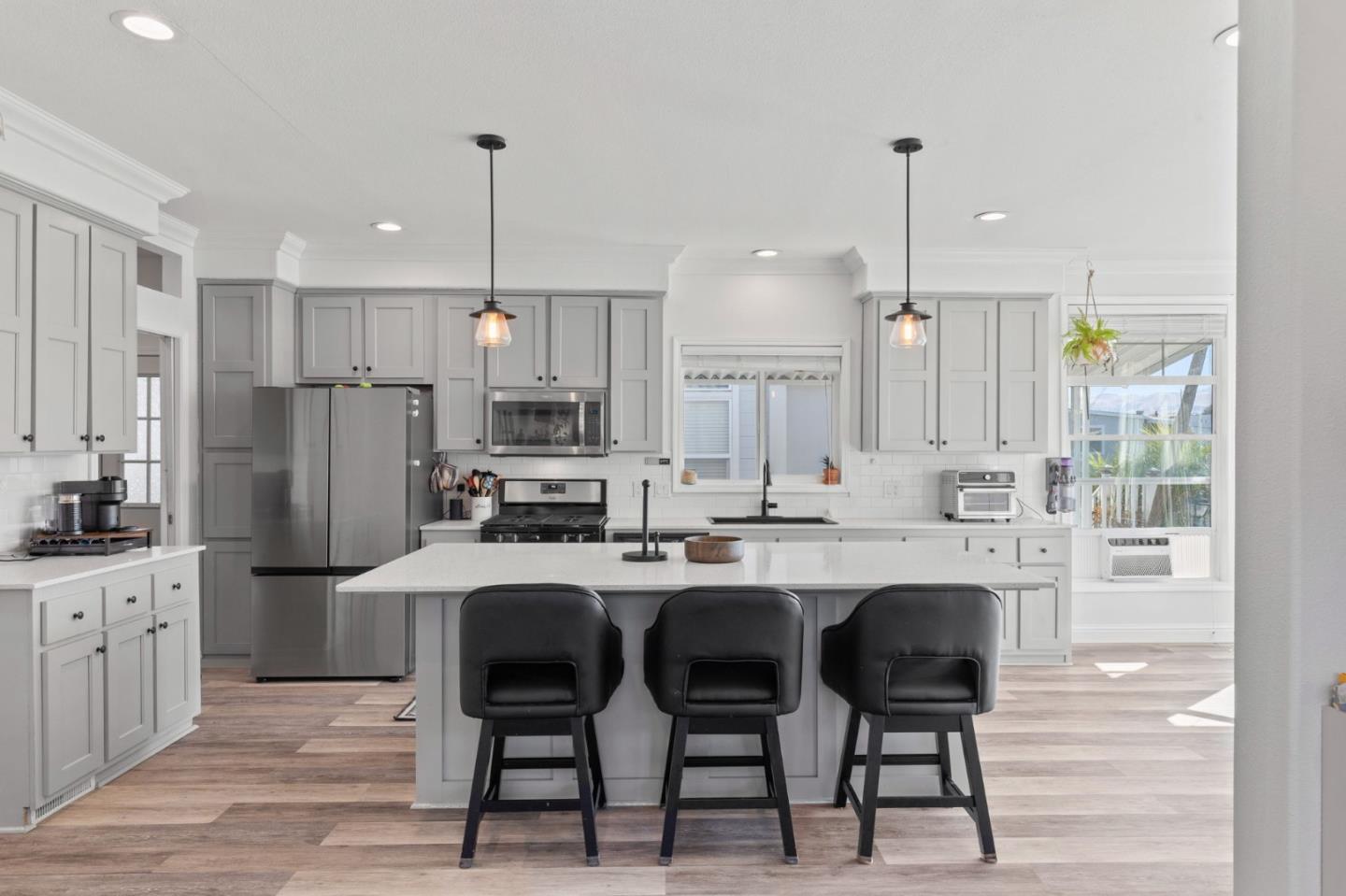 Detail Gallery Image 10 of 31 For 2151 Oakland Rd #210,  San Jose,  CA 95131 - 3 Beds | 2 Baths