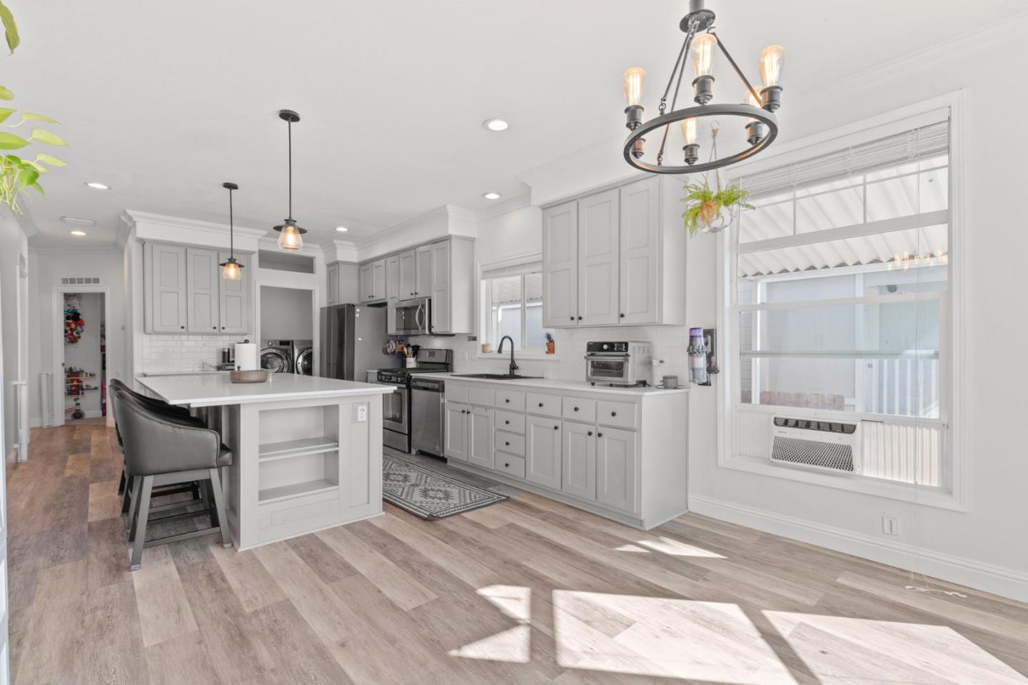 Detail Gallery Image 14 of 31 For 2151 Oakland Rd #210,  San Jose,  CA 95131 - 3 Beds | 2 Baths