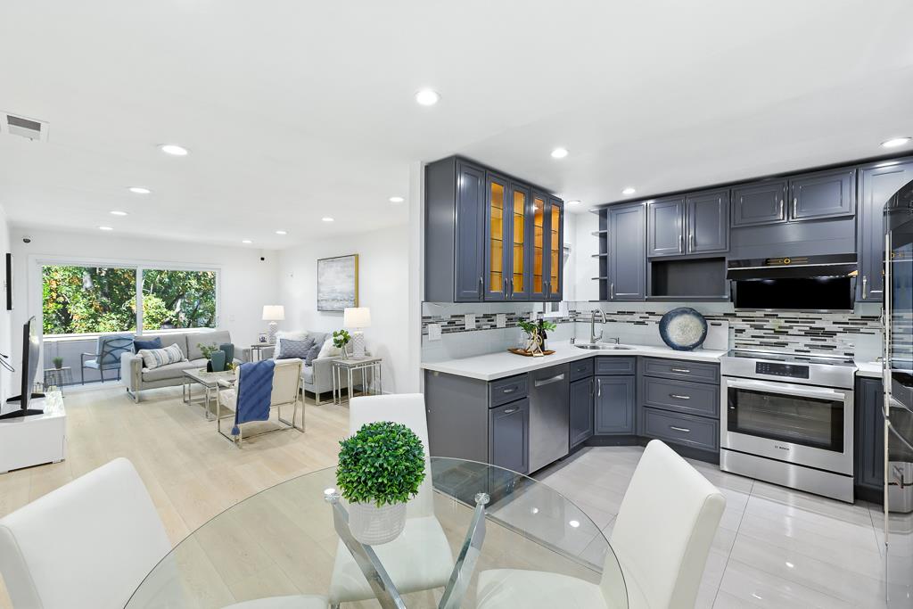 Detail Gallery Image 10 of 40 For 2452 W Bayshore Rd #UNIT 6,  Palo Alto,  CA 94303 - 3 Beds | 2 Baths