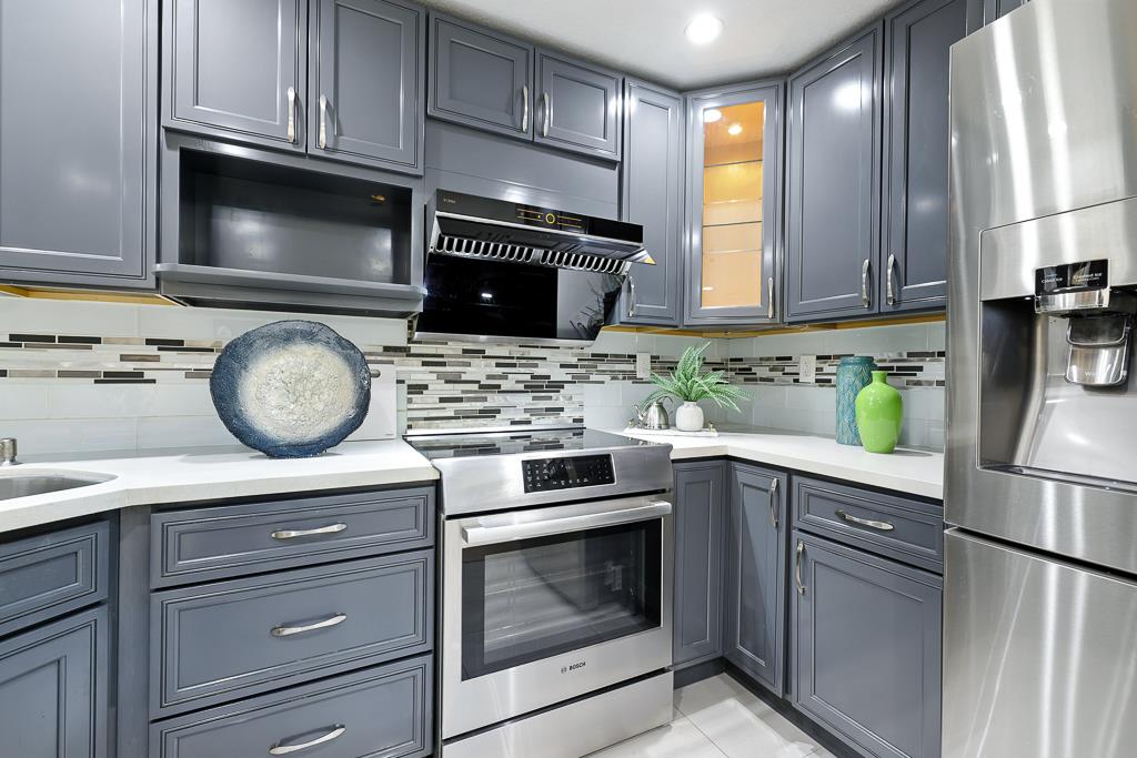 Detail Gallery Image 15 of 40 For 2452 W Bayshore Rd #UNIT 6,  Palo Alto,  CA 94303 - 3 Beds | 2 Baths