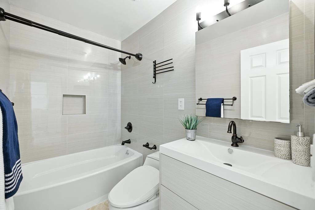 Detail Gallery Image 29 of 40 For 2452 W Bayshore Rd #UNIT 6,  Palo Alto,  CA 94303 - 3 Beds | 2 Baths