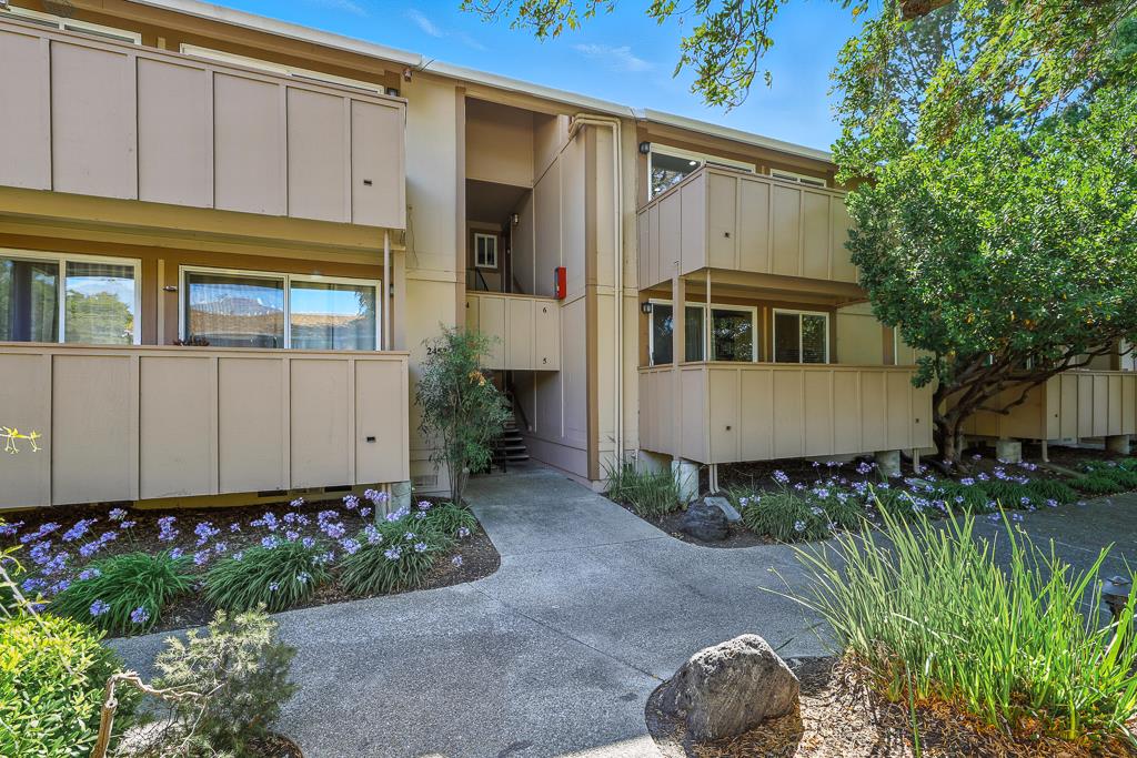 Detail Gallery Image 34 of 40 For 2452 W Bayshore Rd #UNIT 6,  Palo Alto,  CA 94303 - 3 Beds | 2 Baths
