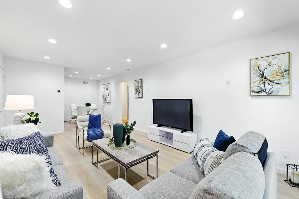Detail Gallery Image 6 of 40 For 2452 W Bayshore Rd #UNIT 6,  Palo Alto,  CA 94303 - 3 Beds | 2 Baths