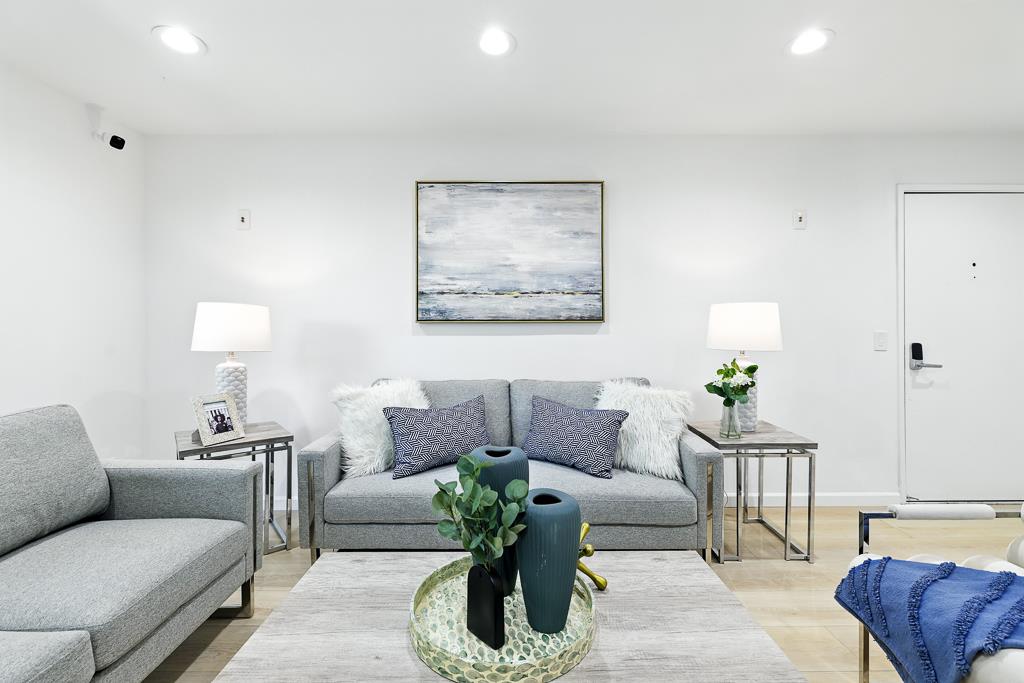 Detail Gallery Image 8 of 40 For 2452 W Bayshore Rd #UNIT 6,  Palo Alto,  CA 94303 - 3 Beds | 2 Baths