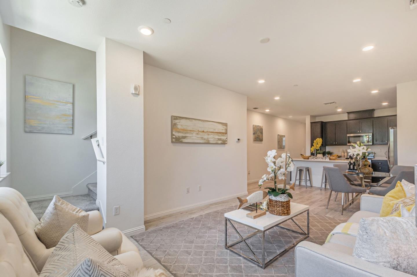 Detail Gallery Image 7 of 37 For 1906 Nevets Ln, San Jose,  CA 95133 - 3 Beds | 3 Baths