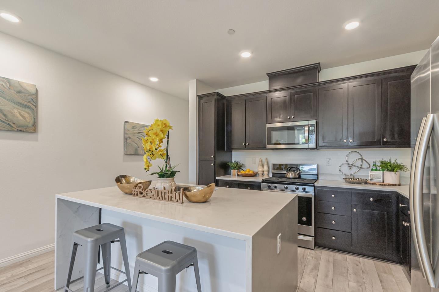 Detail Gallery Image 8 of 37 For 1906 Nevets Ln, San Jose,  CA 95133 - 3 Beds | 3 Baths