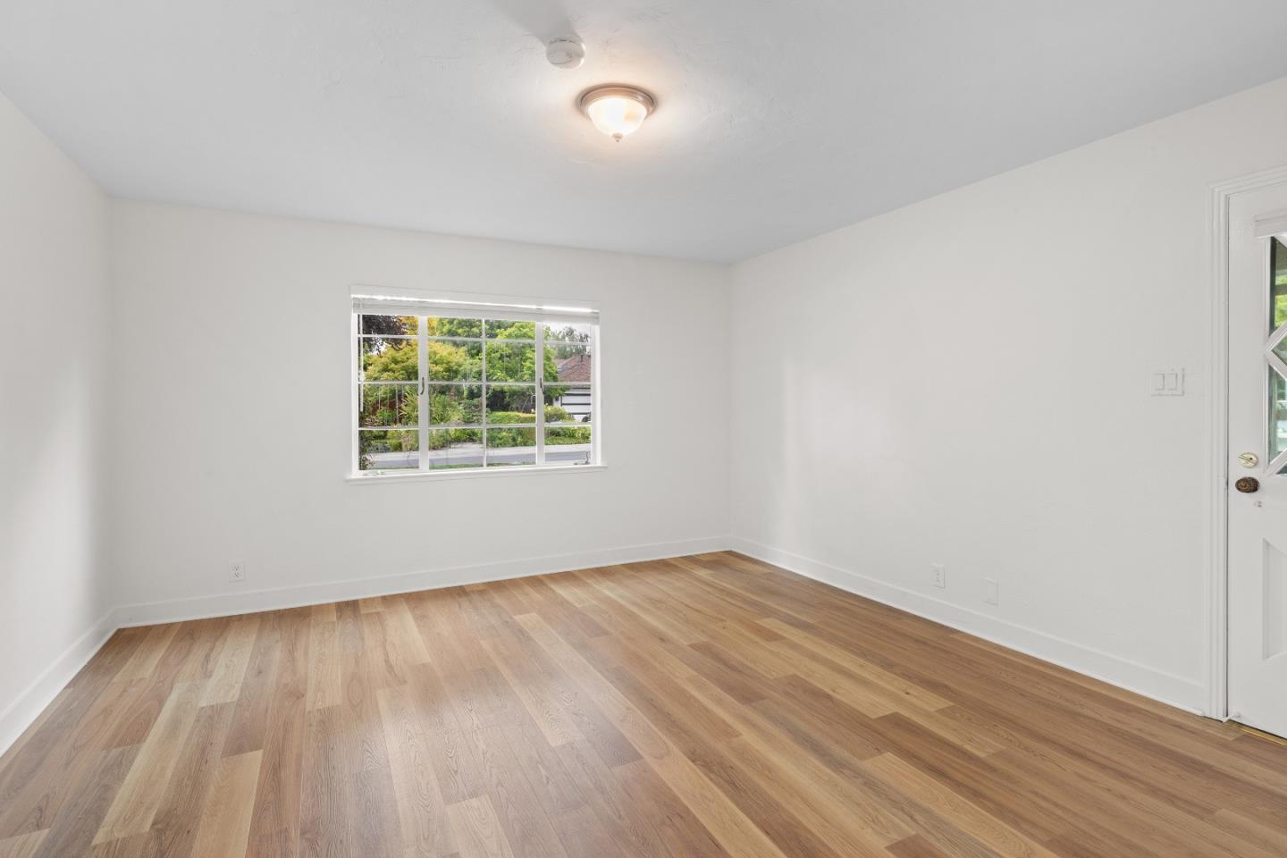 Detail Gallery Image 15 of 19 For 831 Seale Ave, Palo Alto,  CA 94303 - 3 Beds | 2 Baths