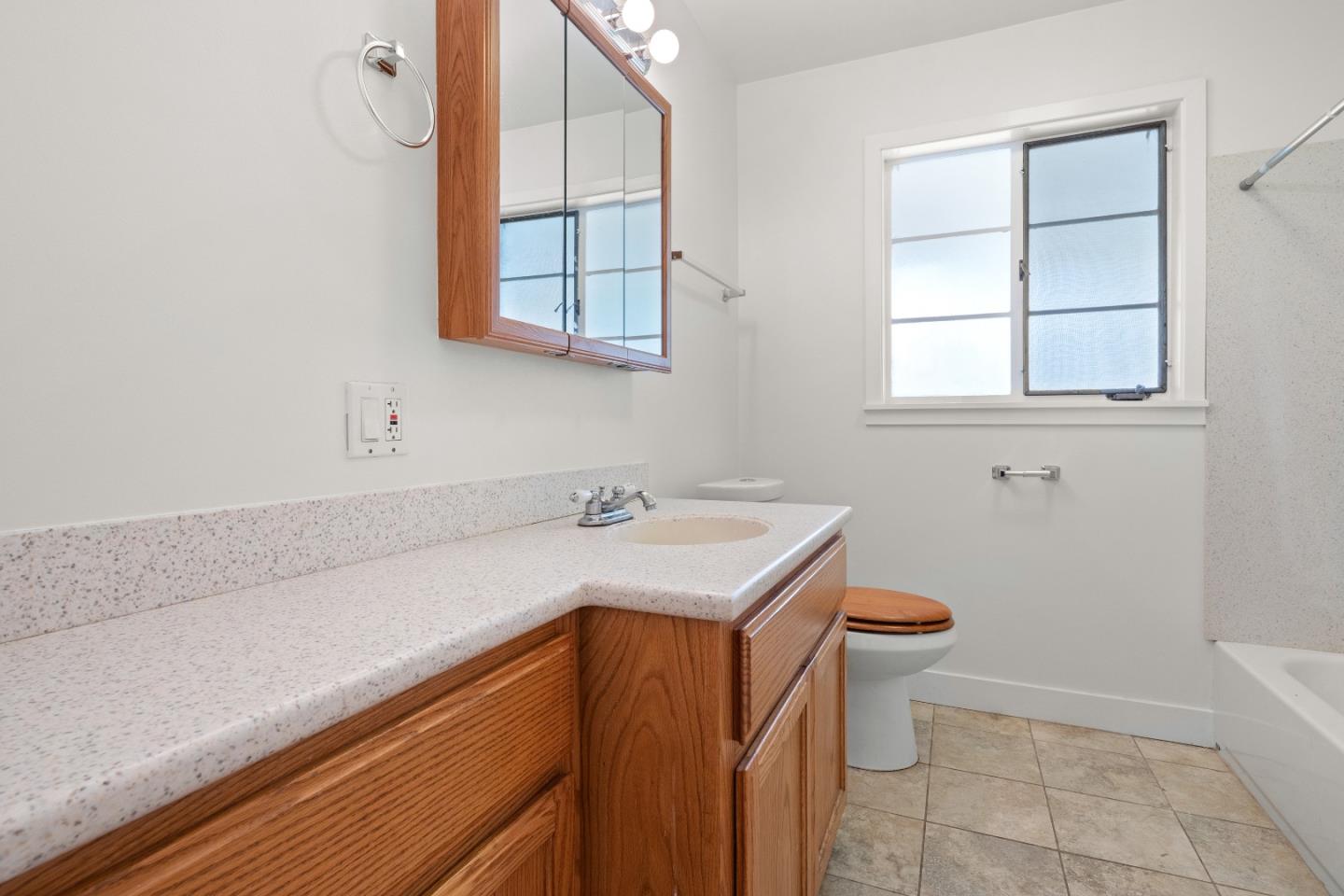 Detail Gallery Image 17 of 19 For 831 Seale Ave, Palo Alto,  CA 94303 - 3 Beds | 2 Baths