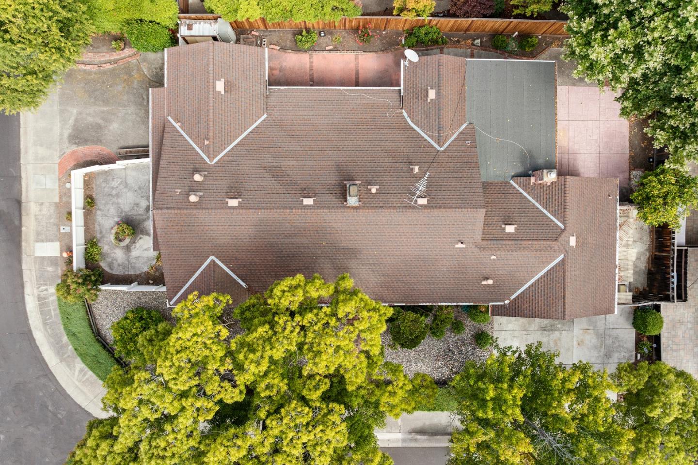 Detail Gallery Image 3 of 19 For 831 Seale Ave, Palo Alto,  CA 94303 - 3 Beds | 2 Baths