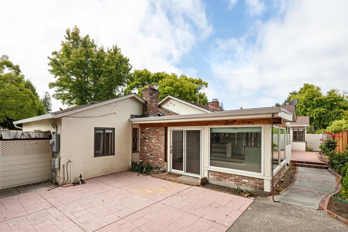 Detail Gallery Image 6 of 19 For 831 Seale Ave, Palo Alto,  CA 94303 - 3 Beds | 2 Baths