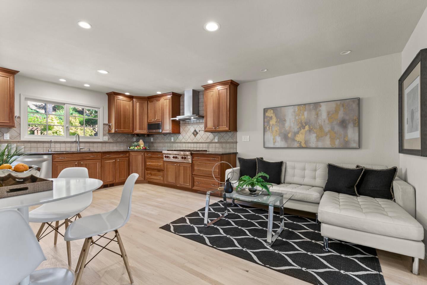 Detail Gallery Image 12 of 42 For 2982 Arguello Dr, Burlingame,  CA 94010 - 3 Beds | 2/1 Baths